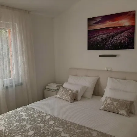 アパート Rosemary ヴェラ・ルカ