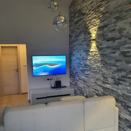 Rosemary ヴェラ・ルカ